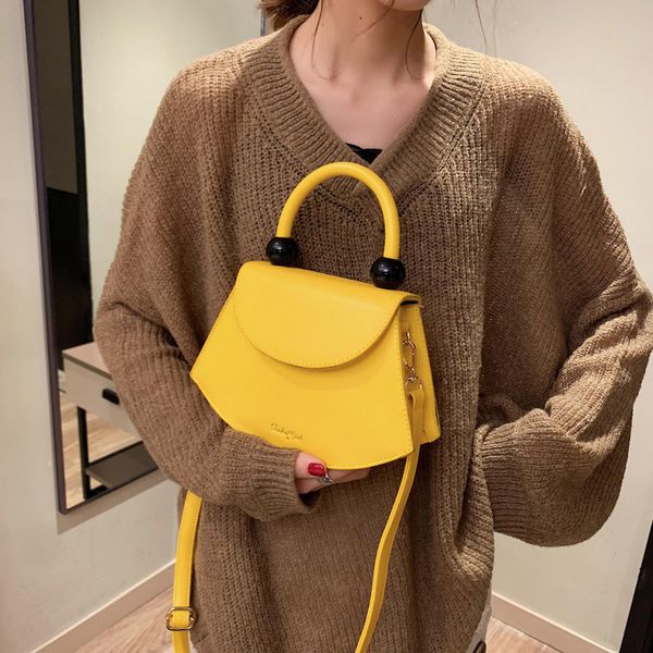 2019 new horseshoe bag retro semicircle small square bag round beads buddha series shoulder slung women's
2019 new horseshoe bag retro semicircle small square bag round beads buddha series shoulder slung women's