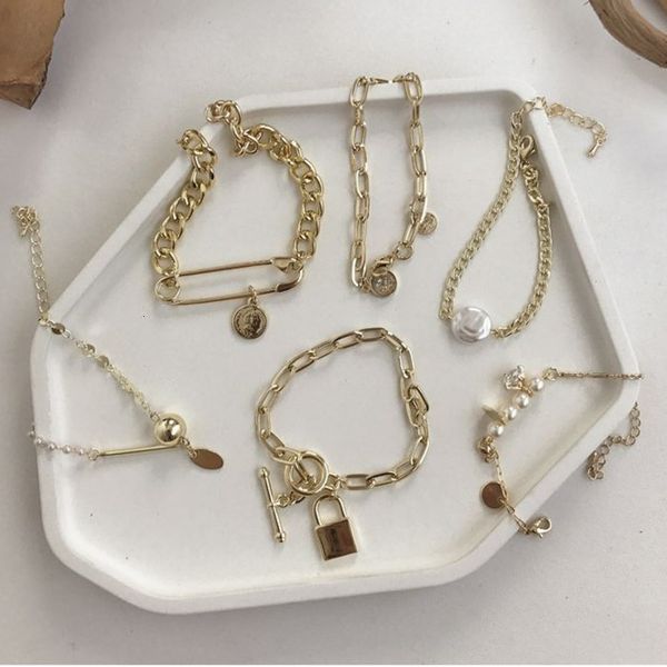new baroque irregular imitation pearls metal link chain bracelets portrait pearl crystal bracelet plated gold for women jewelery, Black
new baroque irregular imitation pearls metal link chain bracelets portrait pearl crystal bracelet plated gold for women jewelery, Black