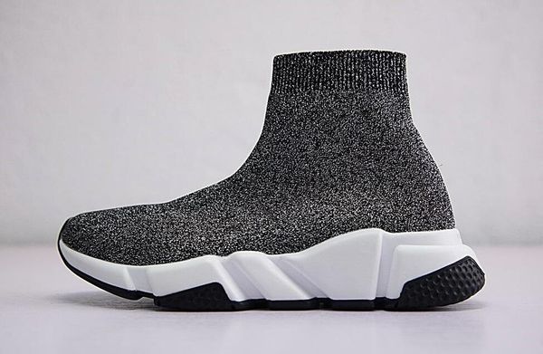 2020 new yesr gift run race shoes women men black white shoe athletic outdoor sneakers
2020 new yesr gift run race shoes women men black white shoe athletic outdoor sneakers