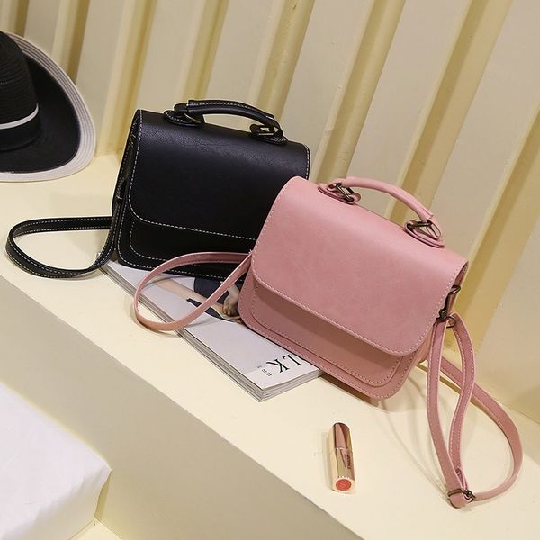 2020 new summer bag fashion women's bag women's shoulder messenger portable black red small square
2020 new summer bag fashion women's bag women's shoulder messenger portable black red small square