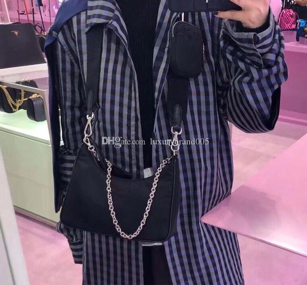 2020 famous brand fashion black color bag for men and women wholesale new products cross-body nylon bag with small coin wallet
2020 famous brand fashion black color bag for men and women wholesale new products cross-body nylon bag with small coin wallet