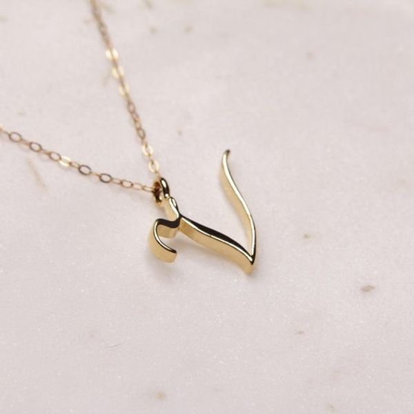 1pcs english word alphabet v pendant necklace tiny name initial letter monogram charm metal engagement lucky woman mother men's family, Silver
1pcs english word alphabet v pendant necklace tiny name initial letter monogram charm metal engagement lucky woman mother men's family, Silver