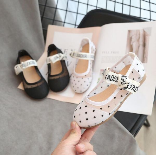 girls breathable princess shoes 2019 autumn new children's casual shoes small girls baby children's, Black;red
girls breathable princess shoes 2019 autumn new children's casual shoes small girls baby children's, Black;red