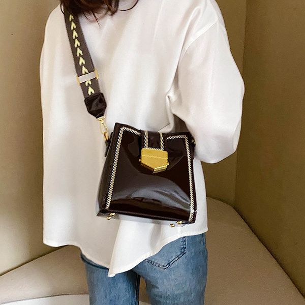 ins super lacquer leather bag female bag new style 2019 fashion broadband personality cross-body texture autumn/winter
ins super lacquer leather bag female bag new style 2019 fashion broadband personality cross-body texture autumn/winter