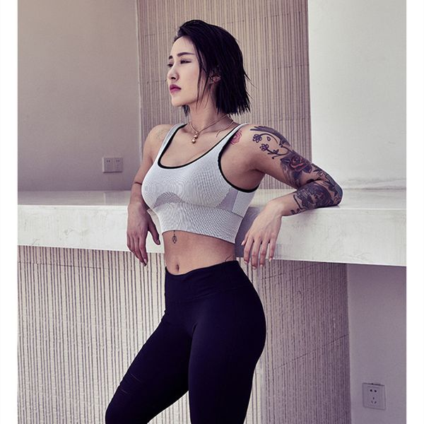 mermaid curve women stripe sports bra for running gym fitness padded shakeproof push up bras seamless underwear for woman, White;black
mermaid curve women stripe sports bra for running gym fitness padded shakeproof push up bras seamless underwear for woman, White;black