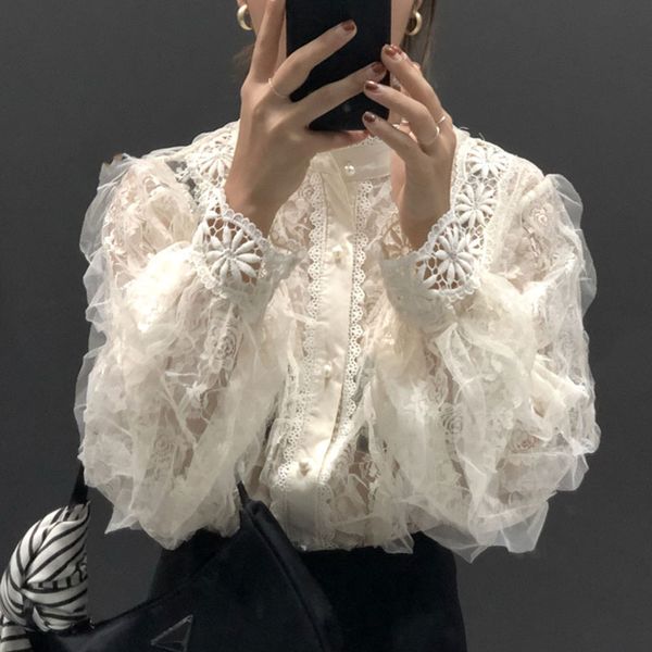 2020 spring korean ins retro court style romantic super fairy lace stitching stand collar pearl buckle shirt top, Red
2020 spring korean ins retro court style romantic super fairy lace stitching stand collar pearl buckle shirt top, Red