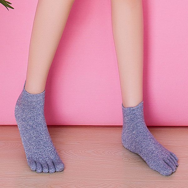 socks women cotton solid women five toe cotton socks fashion pure sports trainer running finger breathable skarpetki a75, Black;white
socks women cotton solid women five toe cotton socks fashion pure sports trainer running finger breathable skarpetki a75, Black;white