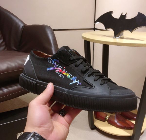 white women's leather shoes men's and women's casual shoes black gold red fashion comfortable flat shoes size 35-46 0170
white women's leather shoes men's and women's casual shoes black gold red fashion comfortable flat shoes size 35-46 0170