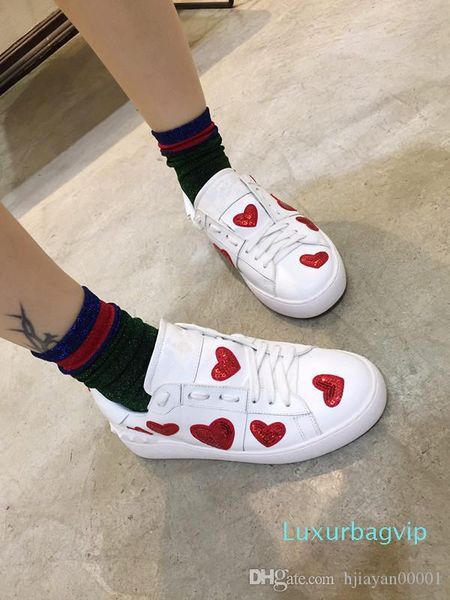 2019 new fashion rivets men's and women's casual shoes luxury designer sports shoes leather women's shoes, Black
2019 new fashion rivets men's and women's casual shoes luxury designer sports shoes leather women's shoes, Black