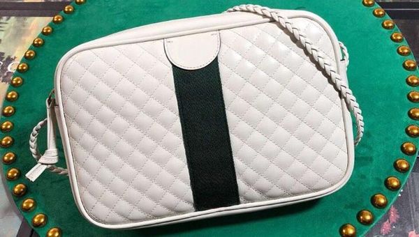 dhl 5a 541051 w25cm quilted leather small shoulder bag,zipper closure,maximum strap drop: 60cm,come with dust bag+box
dhl 5a 541051 w25cm quilted leather small shoulder bag,zipper closure,maximum strap drop: 60cm,come with dust bag+box