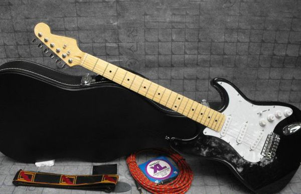 stratocaster 011-0402 черный цельный корпус бесплатная доставка
stratocaster 011-0402 черный цельный корпус бесплатная доставка