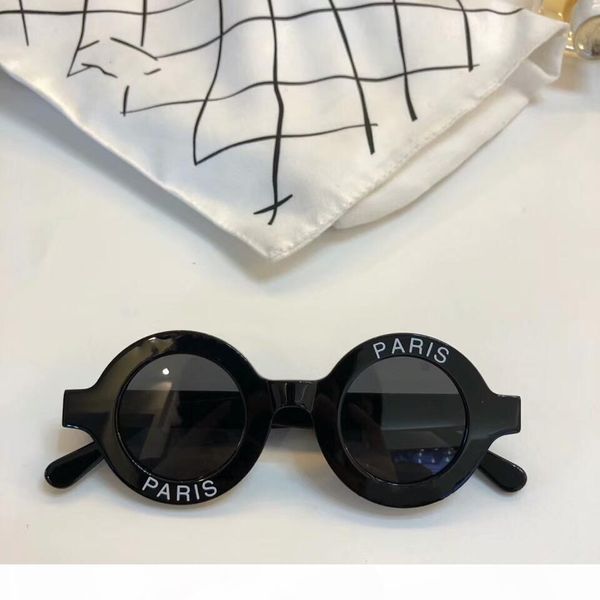 the latest sales ch01945 woman bigrim sunframe polarizing prescription myopic glasses fashion glasses, White;black
the latest sales ch01945 woman bigrim sunframe polarizing prescription myopic glasses fashion glasses, White;black
