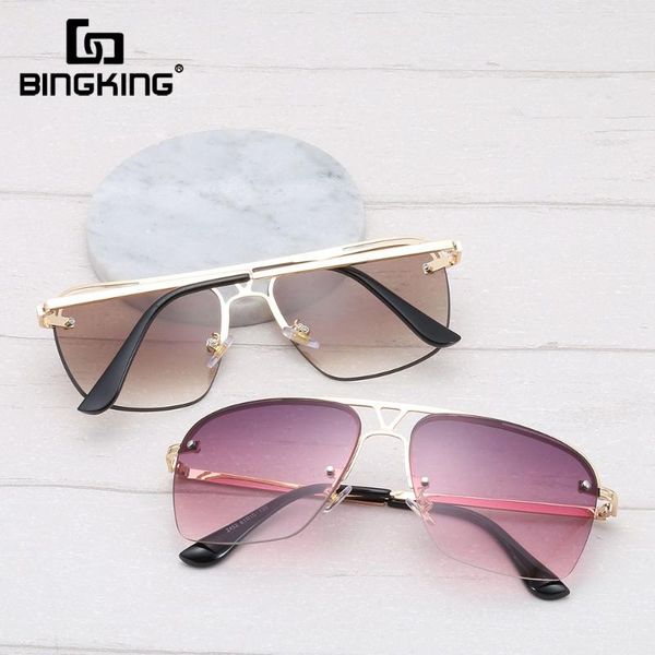2020 trend sunglasses european retro large frame hollow gradient double beam men and women modern street shooting sunglasses, White;black
2020 trend sunglasses european retro large frame hollow gradient double beam men and women modern street shooting sunglasses, White;black