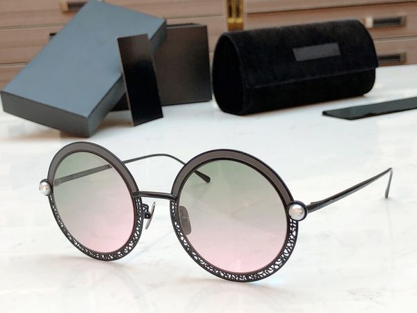 2020 new grey black hollow out round metal frame with pearl fashion designer men women sunglasses with box and dastbag, White;black
2020 new grey black hollow out round metal frame with pearl fashion designer men women sunglasses with box and dastbag, White;black