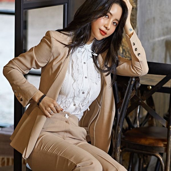 trousers 2020 fall 2 piece woman suit stylish office lady female costume conjunto feminino v-neck coat + slim long pants set, White
trousers 2020 fall 2 piece woman suit stylish office lady female costume conjunto feminino v-neck coat + slim long pants set, White