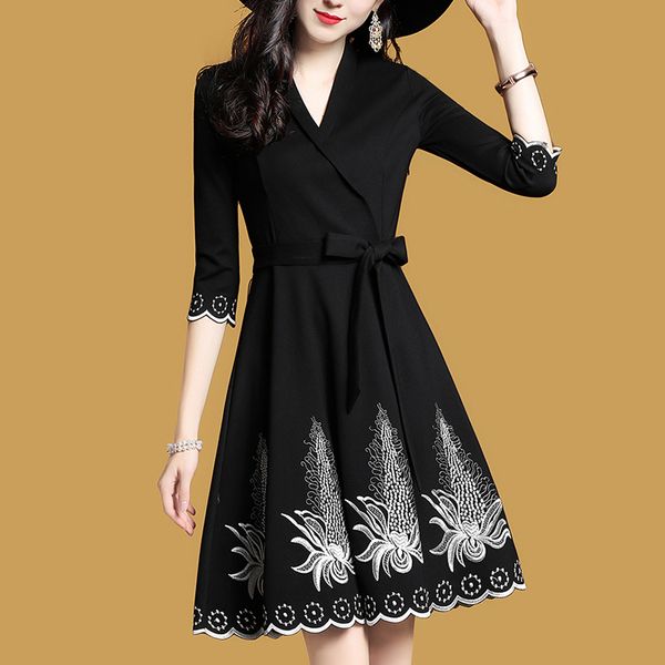 spring and autumn dress luxury embroidery elegant dress casual v-neck office lady black short vestidos, Black;gray
spring and autumn dress luxury embroidery elegant dress casual v-neck office lady black short vestidos, Black;gray