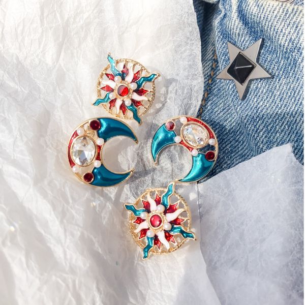 2020 new korea vintage design silver pin colorful asymmetric sun moon stud earrings for woman girls punk party gift jewelry, Golden;silver
2020 new korea vintage design silver pin colorful asymmetric sun moon stud earrings for woman girls punk party gift jewelry, Golden;silver