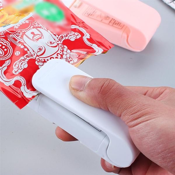 abs portable mini bag sealer hand-held food saver battery operated heat sealer home hand pressure heat sealer w5100
abs portable mini bag sealer hand-held food saver battery operated heat sealer home hand pressure heat sealer w5100