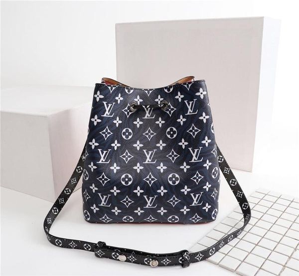styles Fashion Bag New Ladies handbag designer bags women tote bag luxury brands bags Single shoulder bags 1pcs
styles Fashion Bag New Ladies handbag designer bags women tote bag luxury brands bags Single shoulder bags 1pcs