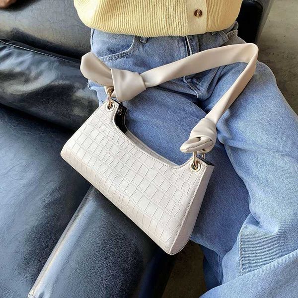 new fashion stone pattern square bag & elegant shoulder bag messenger armpit width 27cm height 14.5cm thickness 5.5cm
new fashion stone pattern square bag & elegant shoulder bag messenger armpit width 27cm height 14.5cm thickness 5.5cm