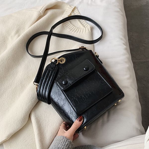 bucket pu leather women handbags female messenger bags ladies shoulder bags 2020 new fashion casual totes retro solid color
bucket pu leather women handbags female messenger bags ladies shoulder bags 2020 new fashion casual totes retro solid color