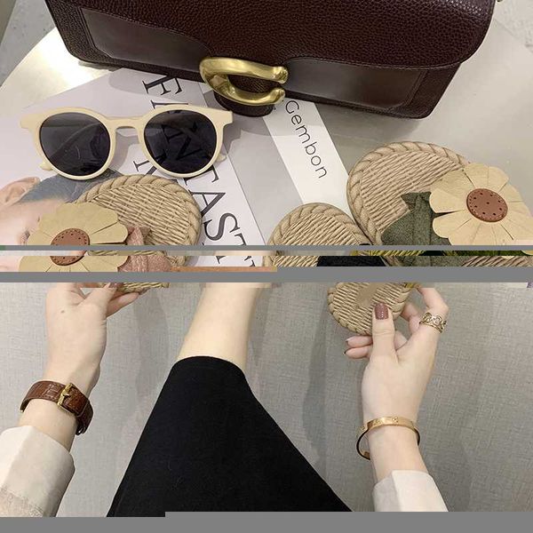 light girls summer shoes women flip flops flower leisure ladies fashion slippers outside beach slippers woman, Black
light girls summer shoes women flip flops flower leisure ladies fashion slippers outside beach slippers woman, Black