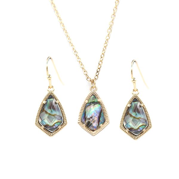 2020 summer mini geometrical kite shape abalone stone inlay choker selling triangle pendant necklace wholesale, Silver
2020 summer mini geometrical kite shape abalone stone inlay choker selling triangle pendant necklace wholesale, Silver