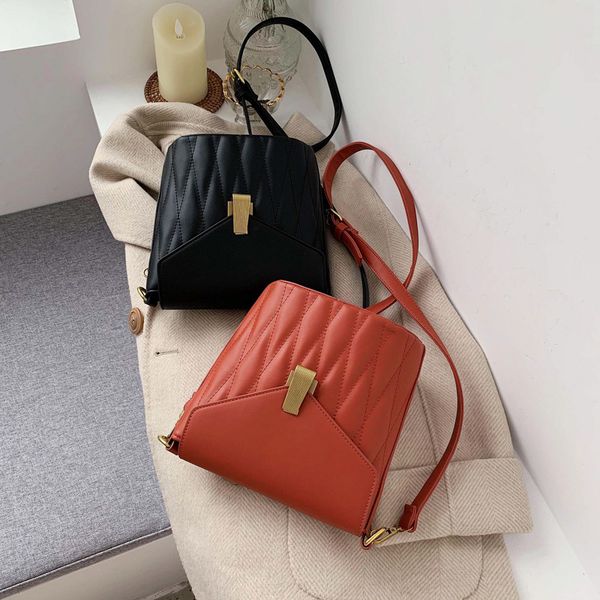 bag for women women originality design girls small bag 2019 new fashion lock shoulder messenger joker bucket
bag for women women originality design girls small bag 2019 new fashion lock shoulder messenger joker bucket