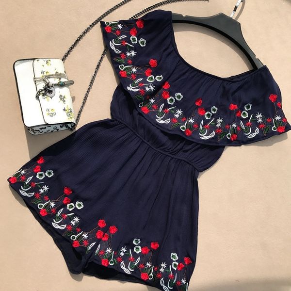 2020 new indie folk embroidery slash shorts women casual slim jumpsuit, Black;white
2020 new indie folk embroidery slash shorts women casual slim jumpsuit, Black;white