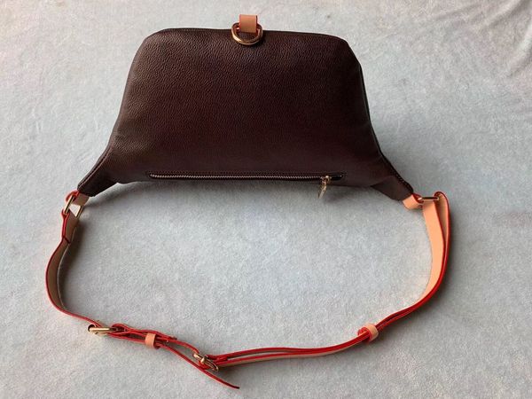 new brand brown women luxury pu metal buckle love waist bag with strap travel bag m41161
new brand brown women luxury pu metal buckle love waist bag with strap travel bag m41161