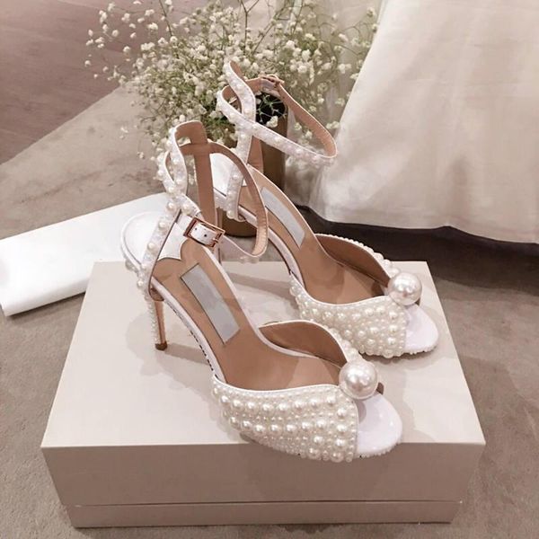 19 spring/summer collection pure white pearl sandals, stylish stiletto leather sandals for ladies , full packaging,in, Black
19 spring/summer collection pure white pearl sandals, stylish stiletto leather sandals for ladies , full packaging,in, Black