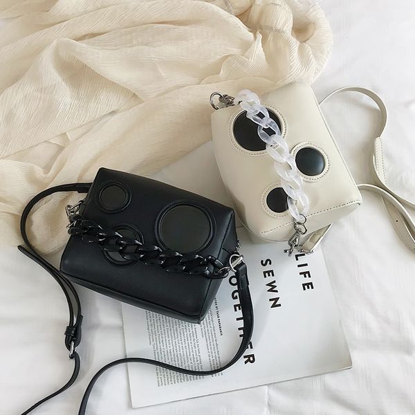 original design women's bag 2020 new fashion contrast portable messenger bag joker shoulder
original design women's bag 2020 new fashion contrast portable messenger bag joker shoulder