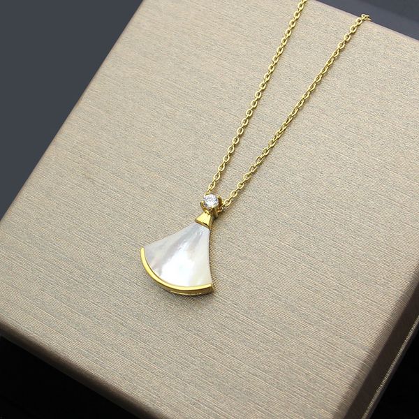 luxury designer jewelry women necklace fashion skirt pendants for women charm chains rose gold love necklace birthday gift jewelry wholesale
luxury designer jewelry women necklace fashion skirt pendants for women charm chains rose gold love necklace birthday gift jewelry wholesale