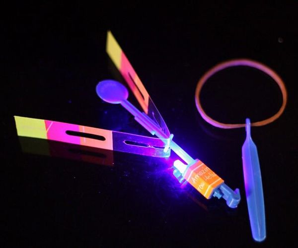 новизна детских игрушек удивительных led летучего вертолет стрелка для спорта смешных slingshot birthday party supplies детских подарок детс
новизна детских игрушек удивительных led летучего вертолет стрелка для спорта смешных slingshot birthday party supplies детских подарок детс