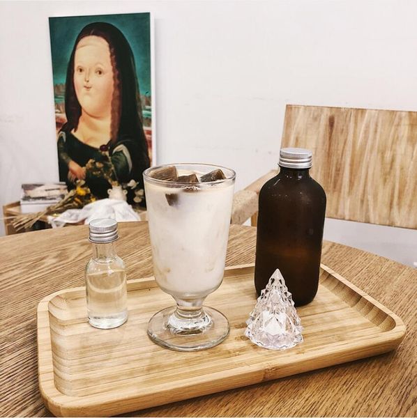champagne drinkware ins high beauty latte coffee glass cold drink cup short feet tulip small daisy wine cups
champagne drinkware ins high beauty latte coffee glass cold drink cup short feet tulip small daisy wine cups