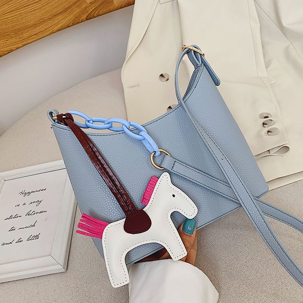 new french design fashion bucket bag & elegant chain tote bag shoulder crossbody width 22cm height 14cm thickness 7cm
new french design fashion bucket bag & elegant chain tote bag shoulder crossbody width 22cm height 14cm thickness 7cm