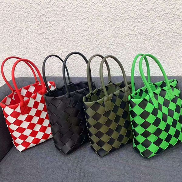 sell cowhide wovenleatherwoven cowhide basket composite bag handbags street shopping bag
sell cowhide wovenleatherwoven cowhide basket composite bag handbags street shopping bag