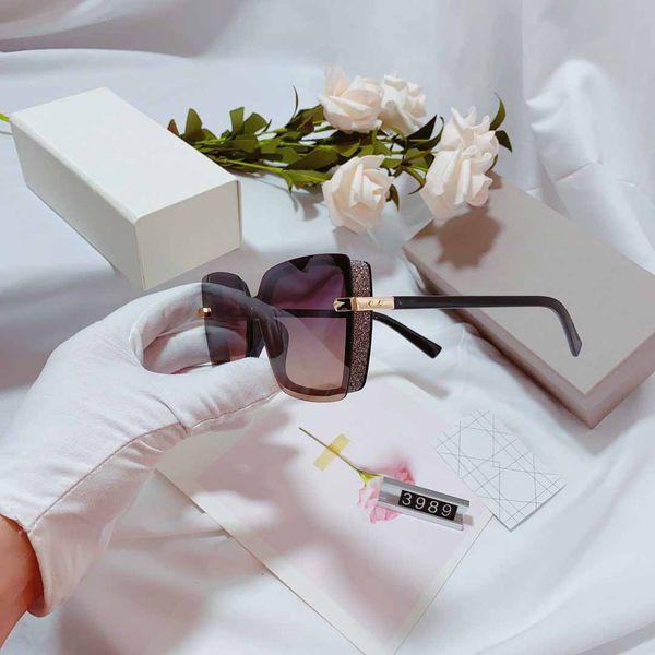 ladies retro polarized sunglasses frame gold plated sun glasses fashion eyewear gafas de sol medusa flat women sunglasses with box 3989, White;black
ladies retro polarized sunglasses frame gold plated sun glasses fashion eyewear gafas de sol medusa flat women sunglasses with box 3989, White;black
