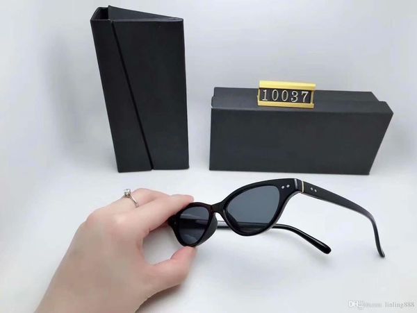mens woman designer sunglasses luxury sunglasses designer glass adumbral glasses uv400 model 10038 6 colors optional with box, White;black
mens woman designer sunglasses luxury sunglasses designer glass adumbral glasses uv400 model 10038 6 colors optional with box, White;black