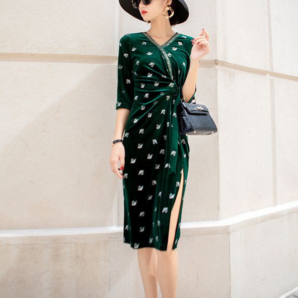 womens designer not refundable season embroidered gold velvet skirt temperament v-neck seven-point sleeve dress6kbz, Black;gray
womens designer not refundable season embroidered gold velvet skirt temperament v-neck seven-point sleeve dress6kbz, Black;gray