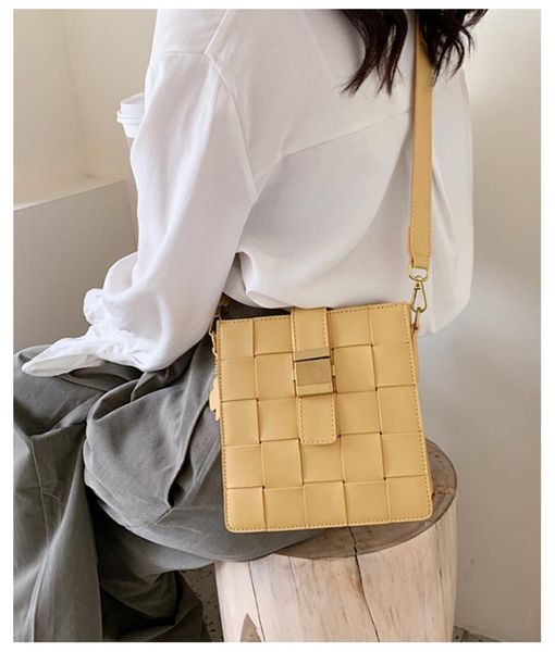 early autumn in summer minimalist women's bag 2020 new wild shoulder messenger bag fashion woven small square
early autumn in summer minimalist women's bag 2020 new wild shoulder messenger bag fashion woven small square