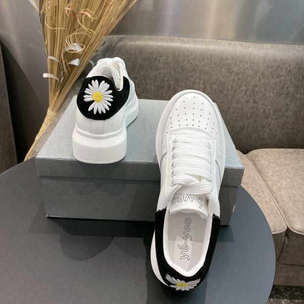 2020 classic men's running shoes outdoor hiking running sneakers men and women casual fast shipping on shoe size 35-45dhl09
2020 classic men's running shoes outdoor hiking running sneakers men and women casual fast shipping on shoe size 35-45dhl09