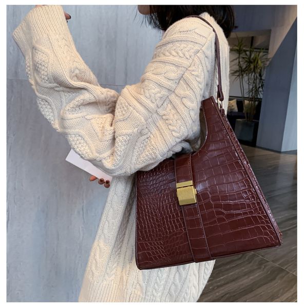 luxury handbags women bags designer retro small bag female new wave korean wild leather shoulder bag texture simple handbag
luxury handbags women bags designer retro small bag female new wave korean wild leather shoulder bag texture simple handbag
