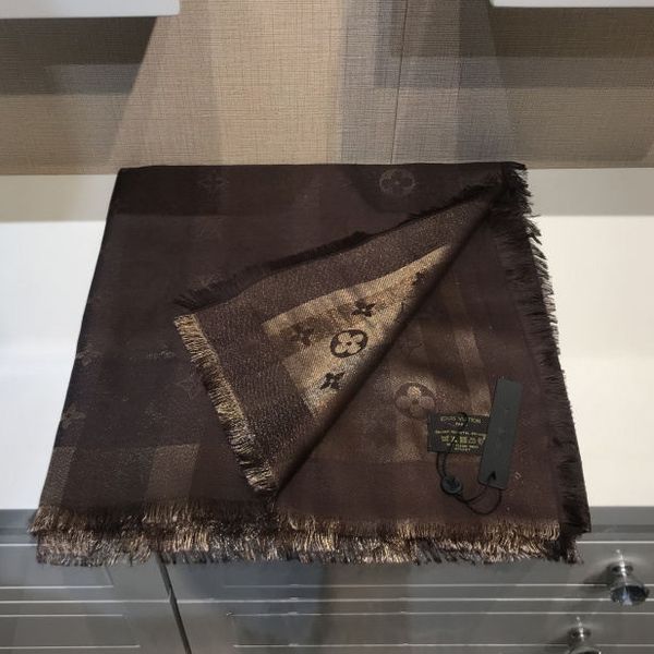 роскошный шарф женщины designered шарф золотой бархат дизайн braned шарф шаль повелительниц шарфов 2 цвет размер 145x145cm 2020353k, Blue;gray
роскошный шарф женщины designered шарф золотой бархат дизайн braned шарф шаль повелительниц шарфов 2 цвет размер 145x145cm 2020353k, Blue;gray