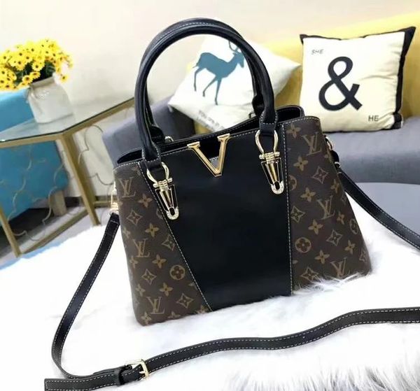 2019 top-handle сумки женские кожаные сумки известный бренд v сумки дизайнерские сумки высокое качество плеча crossbody сумка
2019 top-handle сумки женские кожаные сумки известный бренд v сумки дизайнерские сумки высокое качество плеча crossbody сумка