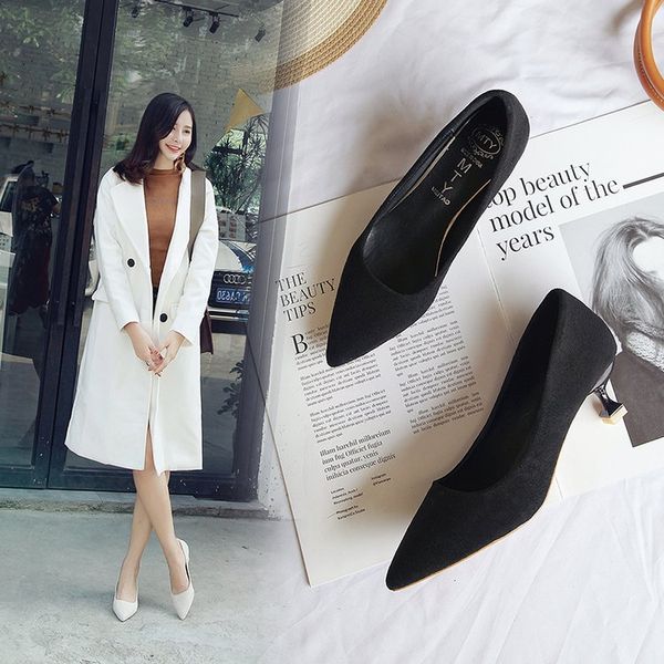 2019 fall new pointed thin heels high heels classic black professional work shoes 4 cm simple comfort single shoes elegant pumps
2019 fall new pointed thin heels high heels classic black professional work shoes 4 cm simple comfort single shoes elegant pumps