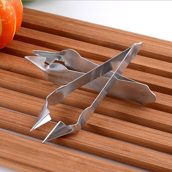 practical stainless steel cutter pineapple eye peeler pineapple seed remover clip home kitchen tools
practical stainless steel cutter pineapple eye peeler pineapple seed remover clip home kitchen tools