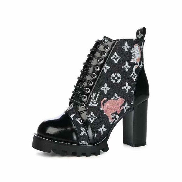 2019 winter high-heeled patent leather short tube martin boots women's thick heel boots zipper boots high grade non-slip bare boot, Black
2019 winter high-heeled patent leather short tube martin boots women's thick heel boots zipper boots high grade non-slip bare boot, Black