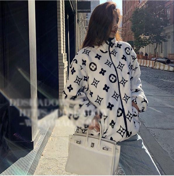lovers coat autumn winter coat female korean version loose student plush coat coral velvet body printing men and women alike, Black;brown
lovers coat autumn winter coat female korean version loose student plush coat coral velvet body printing men and women alike, Black;brown