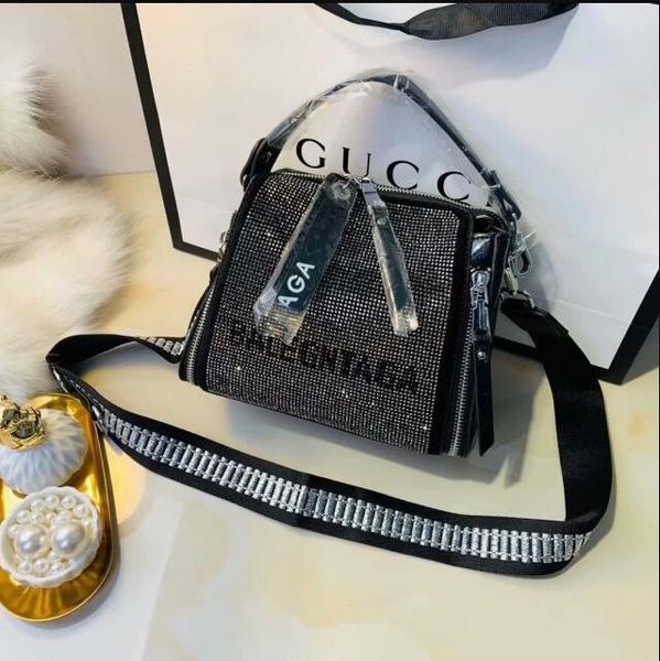 2019 женские сумки на ремне, цепочка из натуральной кожи + горячий сверлильный топ о
2019 женские сумки на ремне, цепочка из натуральной кожи + горячий сверлильный топ о